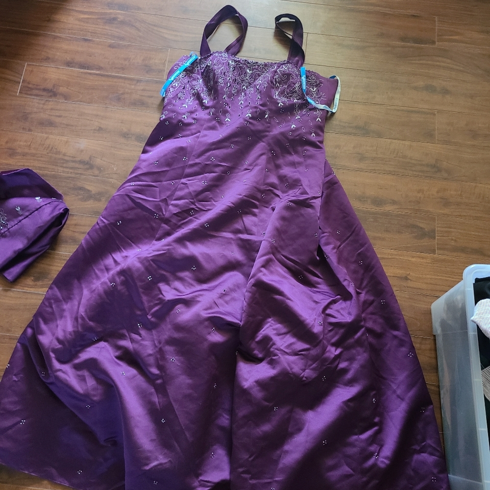 Brand: Romantic Bridals Size: 3X Color: Purple